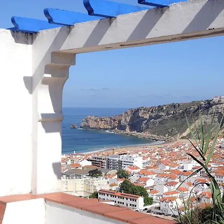 بيت ضيافة Gaivota Holidays *